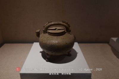 Ļ